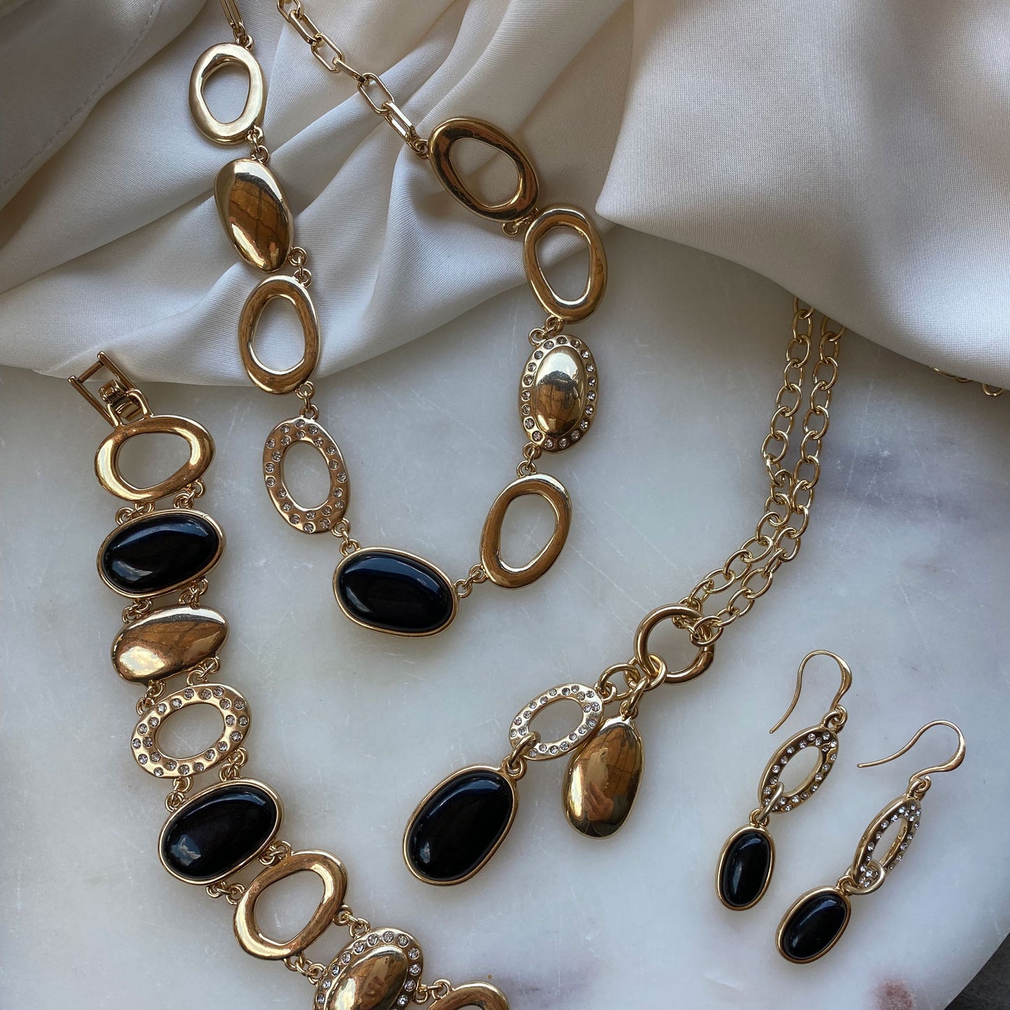 Black tones Earrings