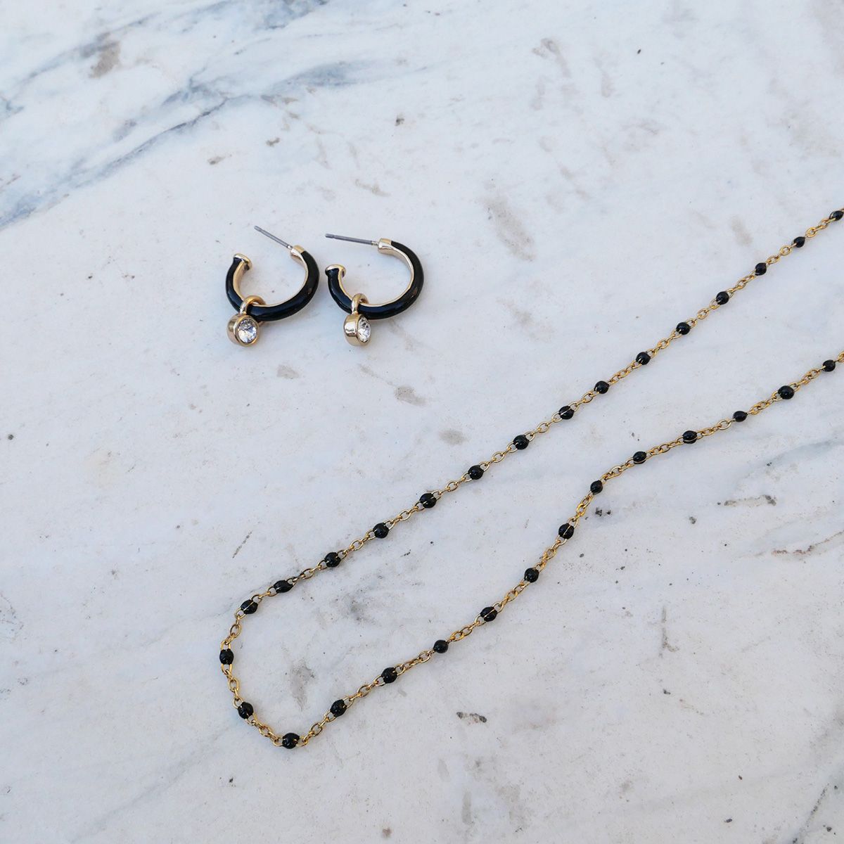 Black tones Earrings