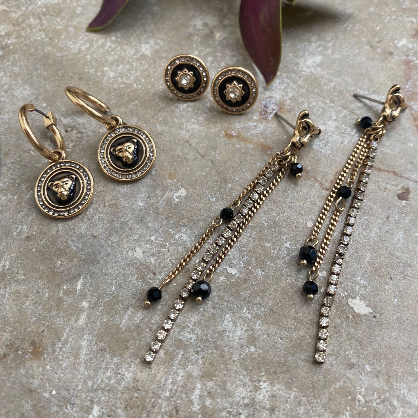 Black tones Earrings