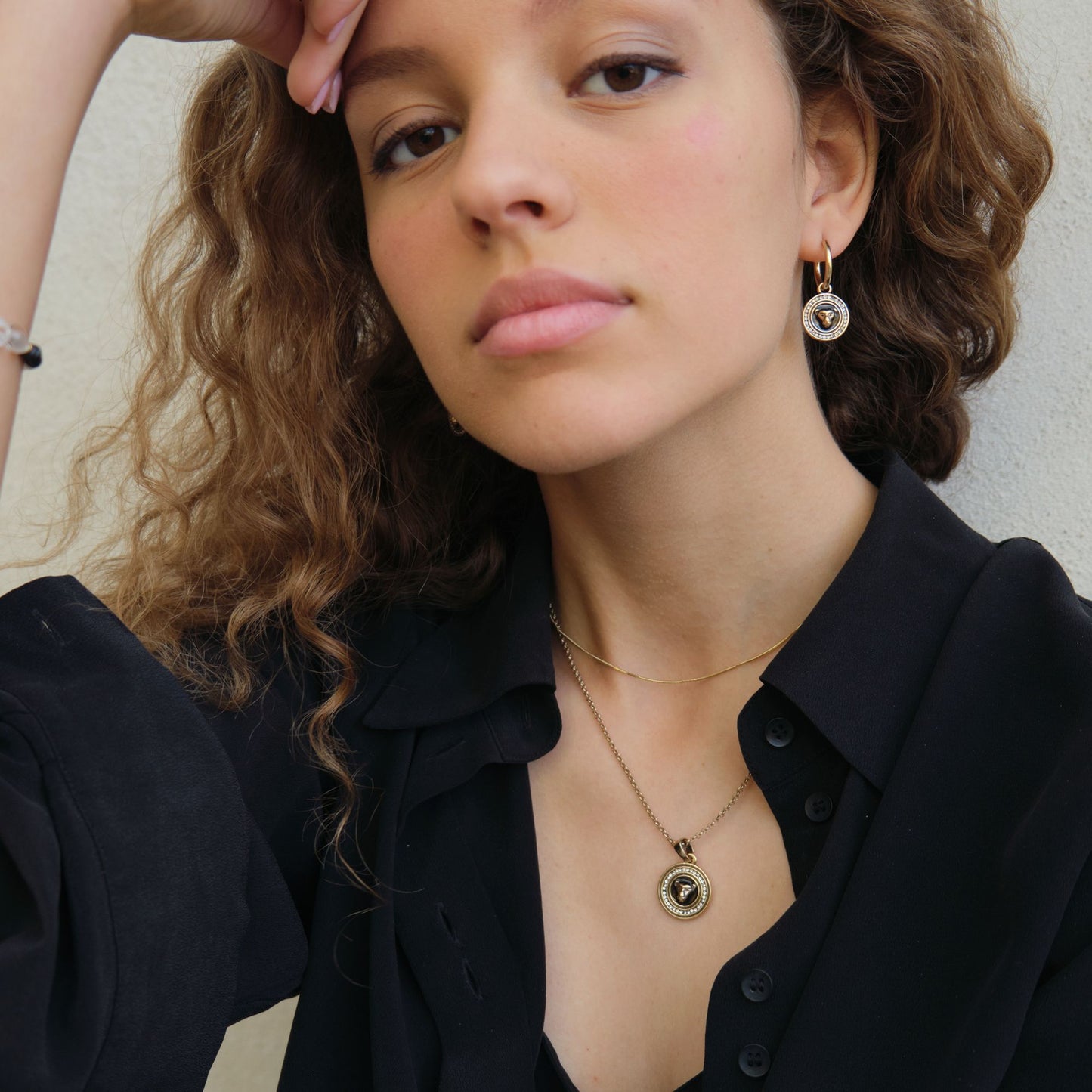 Black tones Earrings